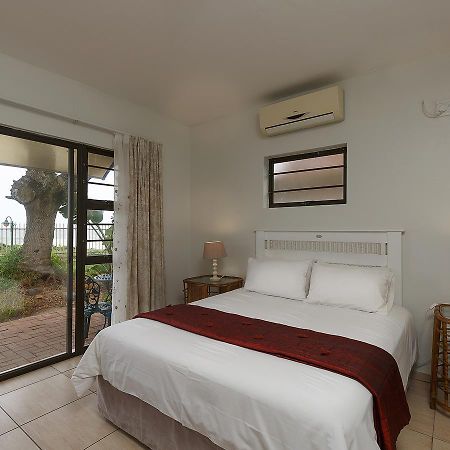 My Den Beachfront B&B And Self-Catering Port Shepstone Buitenkant foto