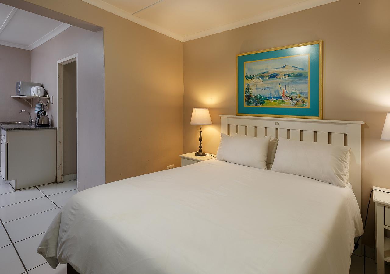My Den Beachfront B&B And Self-Catering Port Shepstone Buitenkant foto
