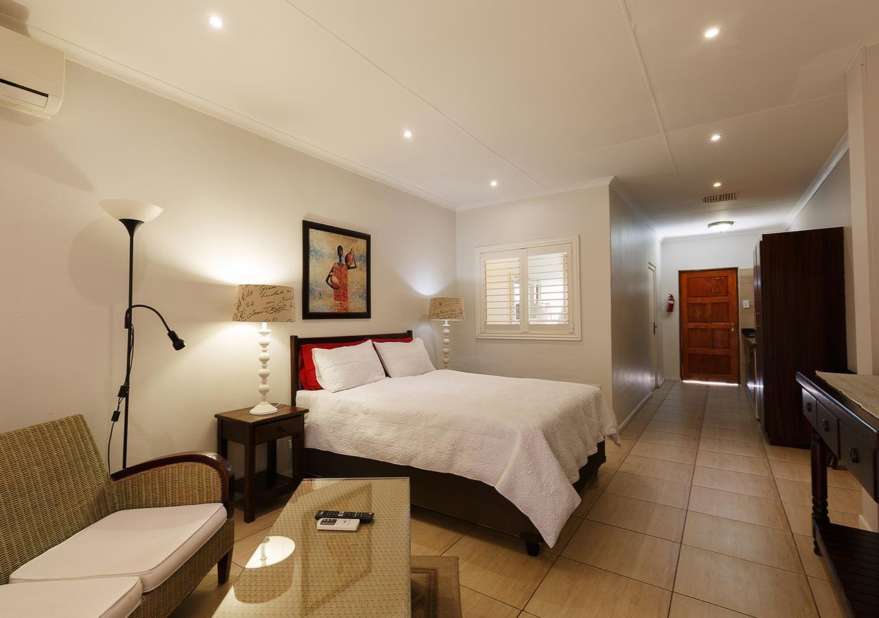 My Den Beachfront B&B And Self-Catering Port Shepstone Buitenkant foto